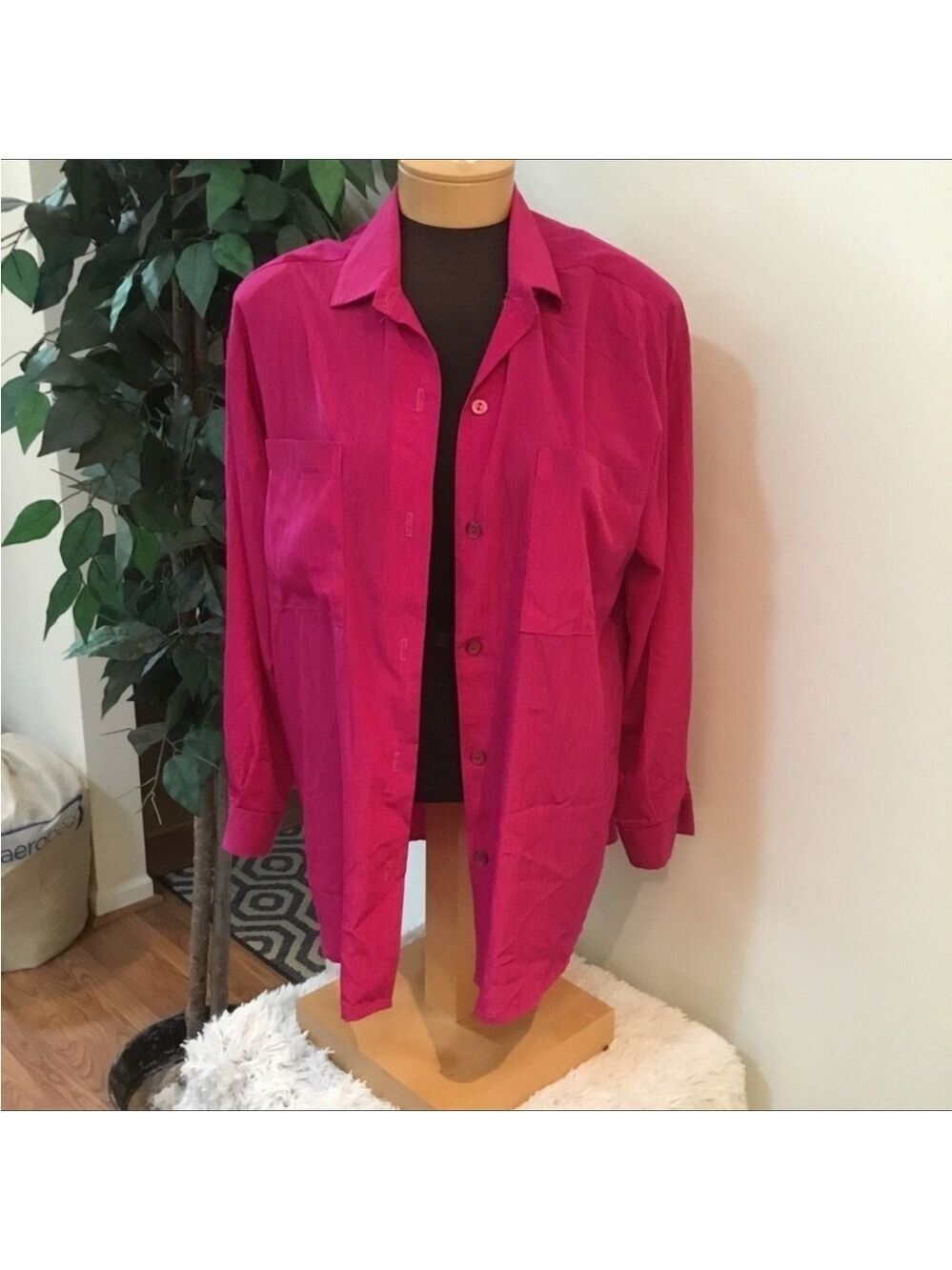 S.G. Sport Vintage button down blouse Womans medium hot pink breast pock…